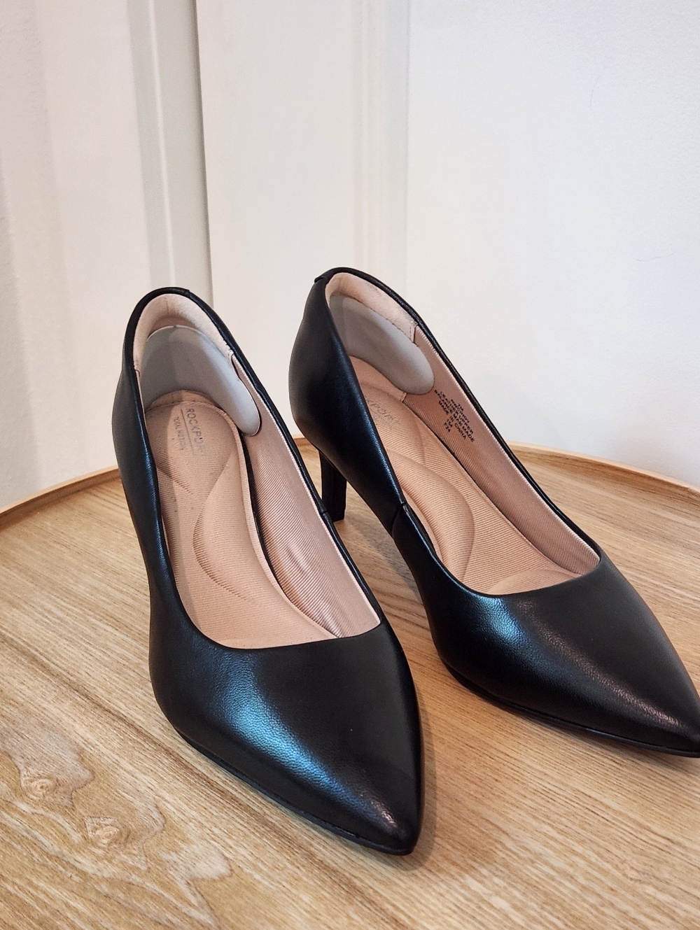 Rockport Classic Black Pointed-Toe Kitten Heel Pumps - Women - Picture 2 of 5